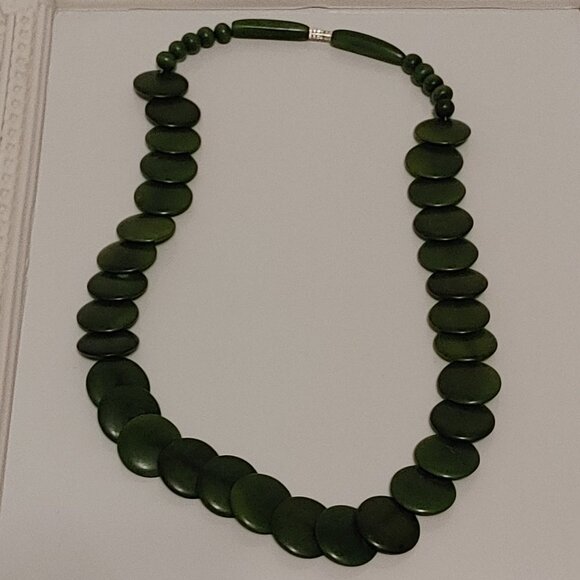 UNIQUE Wooden Beaded Necklace Forest Green Necklace Long - Picture 2 of 6